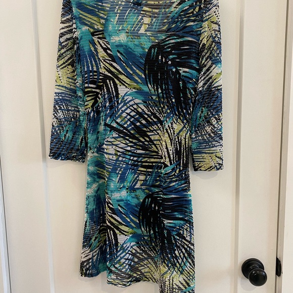 <3 Frank Lyman blouse - Picture 3 of 4